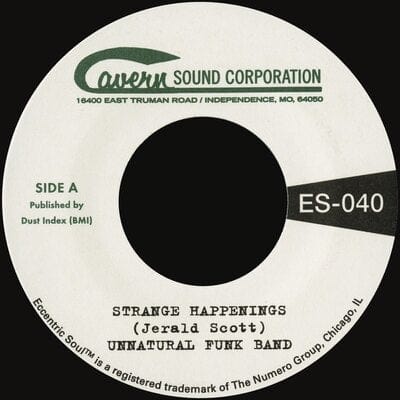 Strange happenings/Living in the past - Unnatural Funk Band [VINYL]